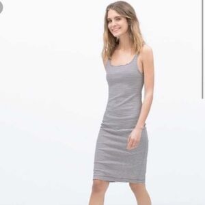 NWT Zara Bodycon midi dress - small